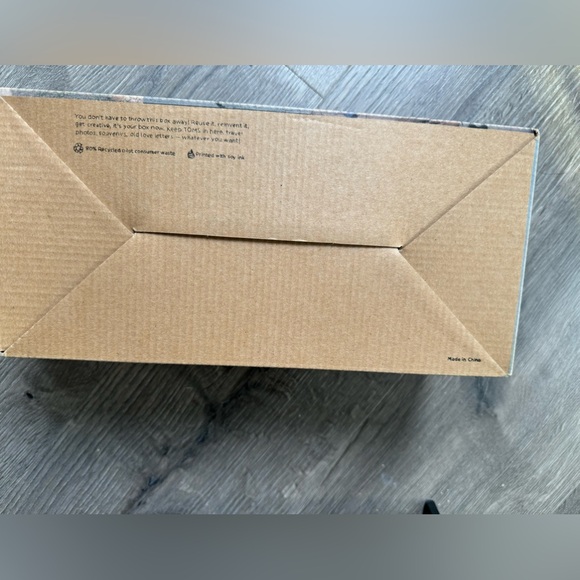 Tom classic flats in a stone washed twill color with original box & goodies - Picture 10 of 13